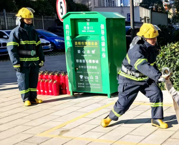 金桂苑小區(qū)消防演練，急救知識，電梯關人自救知識